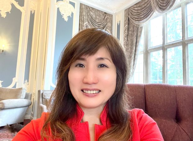 マナミー Manami Weber